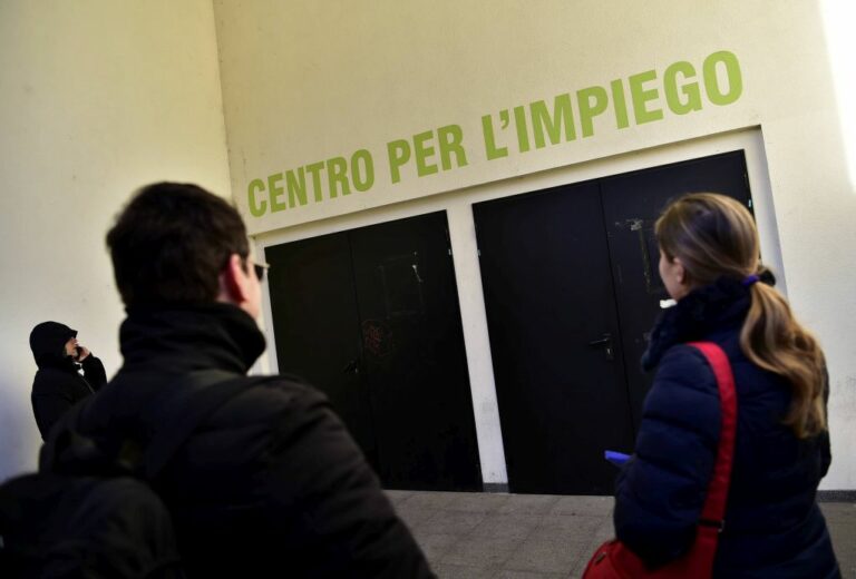 Puglia, Leo “Piano di potenziamento dei Centri per l’Impiego”