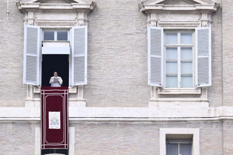 Papa Francesco “In Ucraina non sia abolita nessuna chiesa cristiana”