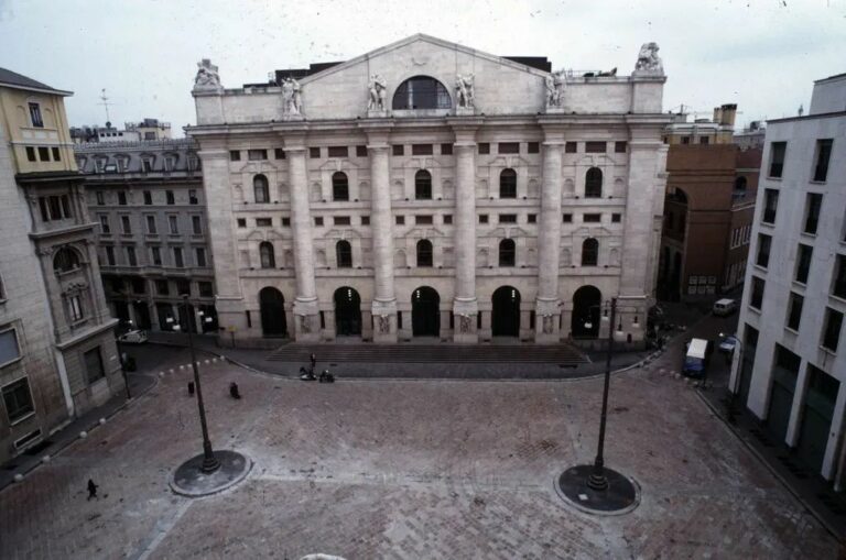 Chiusura in rialzo per Piazza Affari, Ftse Mib +0,52%