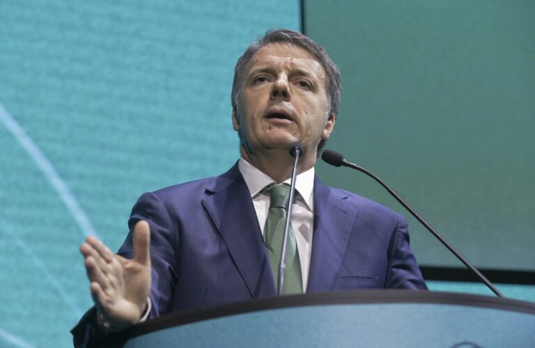 رينزي: من الضروري الاستماع لأفكار الجميع