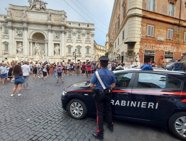 Giro di vite contro furti e borseggi a Roma, 13 arresti e 3 denunce