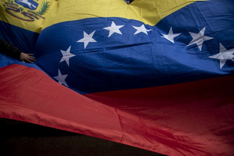 Venezuela, perchè la politica non tutela la comunità italiana?