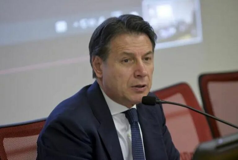 Salario minimo, Conte “A un anno dall’incontro a Chigi nessuna misura”