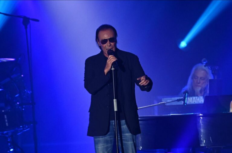 Venditti insulta disabile durante un concerto a Barletta, poi le scuse