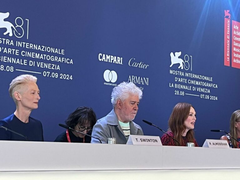 Almodovar a Venezia “A favore dell’eutanasia e contro i discorsi d’odio”