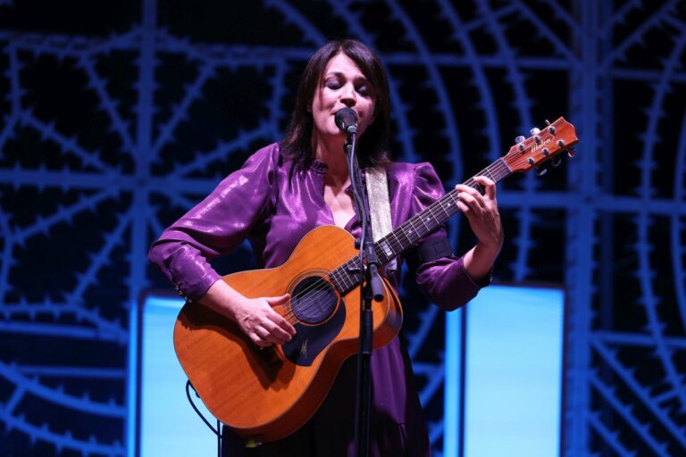 Carmen Consoli, la “cantantessa” compie 50 anni