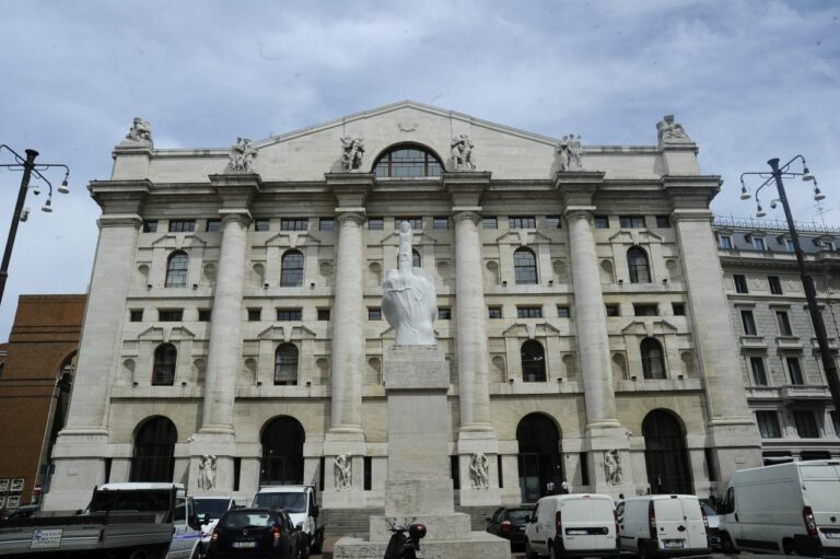 Piazza Affari apre in ribasso, Ftse Mib -1,25%