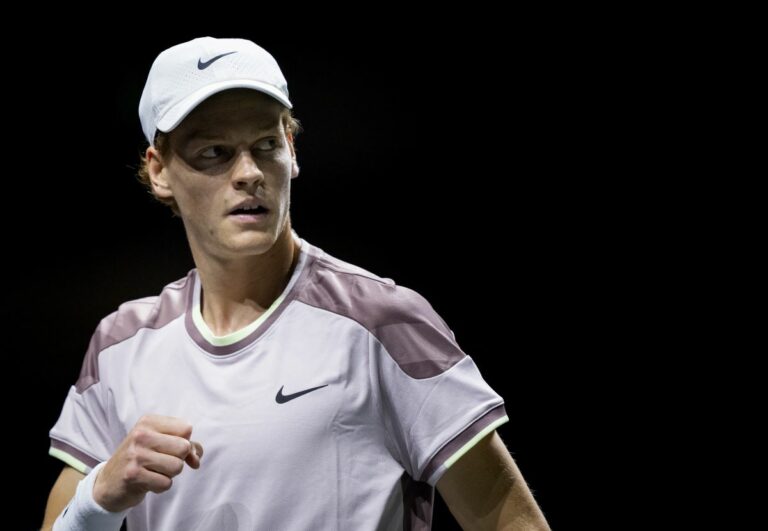 سينر يتفوق على ميدفيديف في الدور قبل النهائي في بطولة الولايات المتحدة المفتوحة