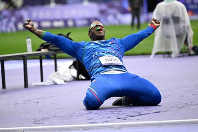 Tapia d’oro nel lancio del disco F11