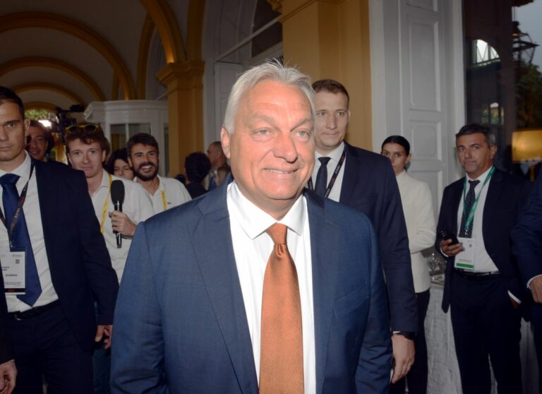 أوربان: ضرورة التواصل مع أوكرانيا و روسيا للتوصل لوقف إطلاق النار