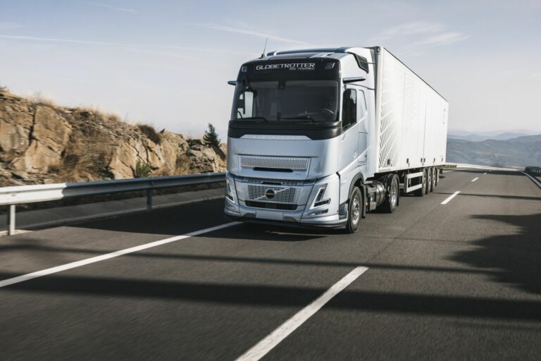 Volvo trucks incrementa l’uso di acciaio a basse emissioni di CO2