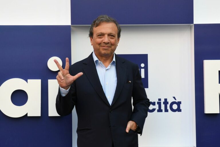 Chiambretti torna su Rai3 con “Donne sull’orlo di una crisi di nervi”