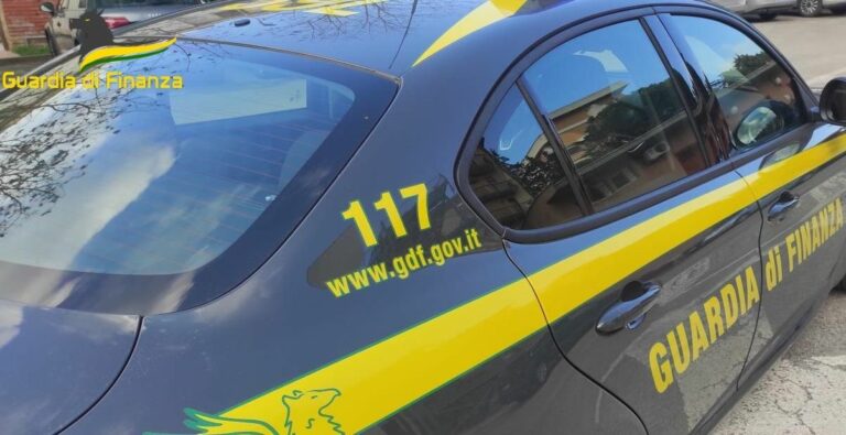 Trasportava 22 chili di cocaina, trafficante di droga arrestato a Napoli