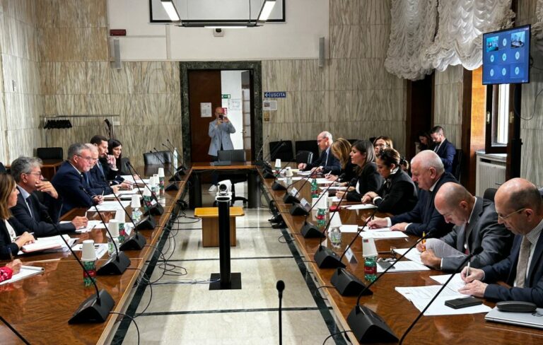 Colla “Mettere al riparo piccole e medie imprese settore moda”