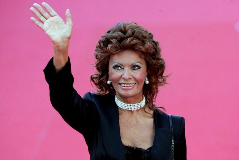 Sophia Loren, i 90 anni di una diva