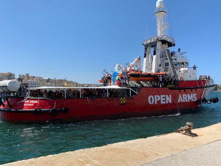 تهديدات للمدعين العامين في محاكمة “أوبن آرمز”