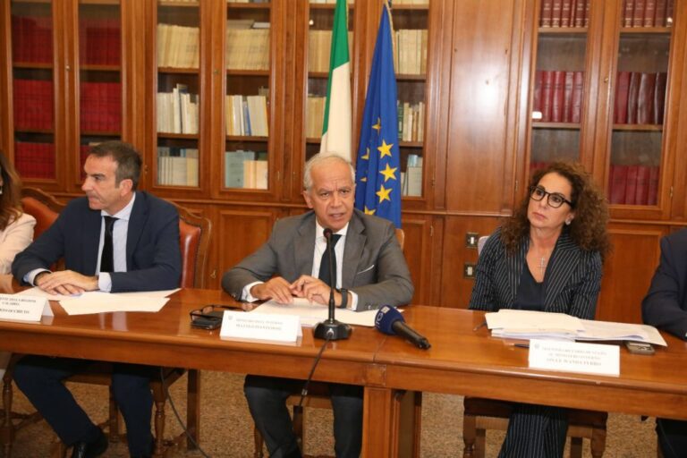 Sottoscritto il Protocollo Calabria su sicurezza e abbandono scolastico