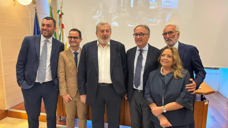 #mareAsinistra, Emiliano “Reclutiamo in Puglia personale qualificato”