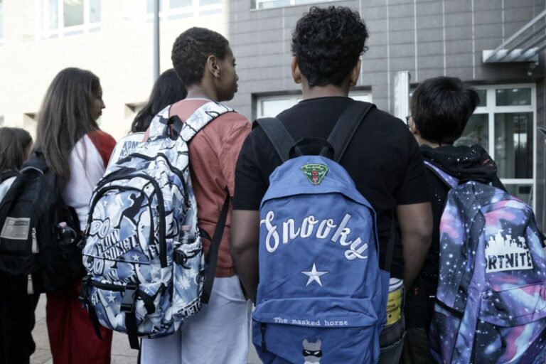 Liguria, pubblicati i bandi per le borse di studio scolastiche