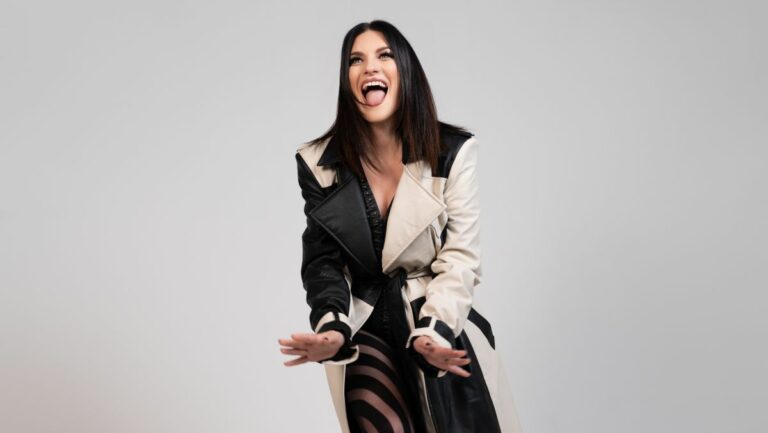 Laura Pausini, nomination ai Latin Grammy Awards per “Almas Paralelas”