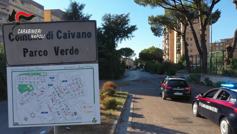 Blitz antidroga a Caivano, 50 misure cautelari per affiliati a clan di Camorra