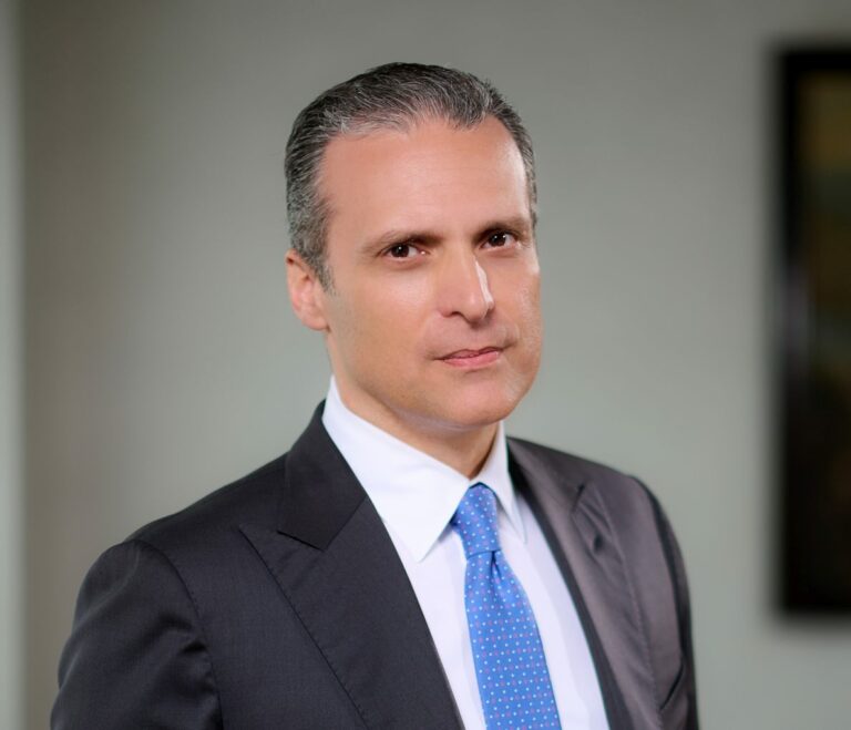 Intesa Sanpaolo con la Divisione IMI CIB si rafforza in Spagna