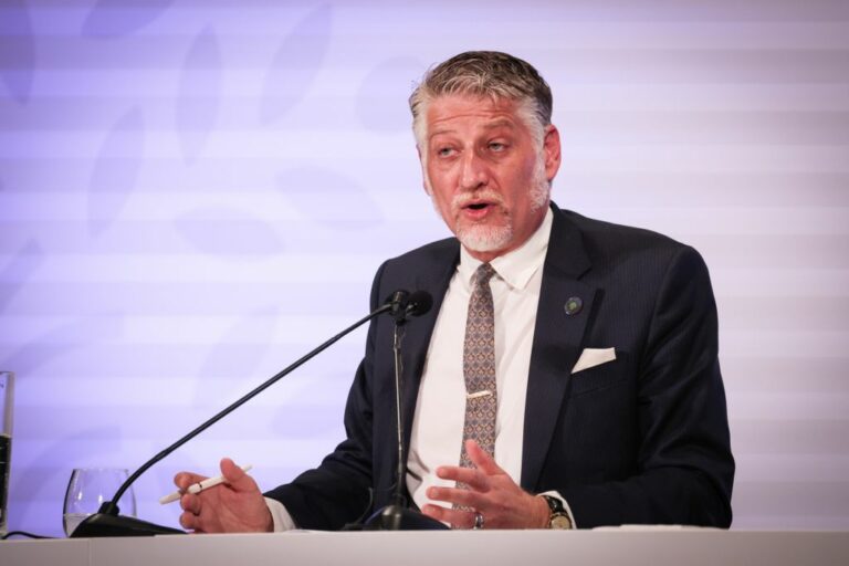 Giuli “Piano Caivano una guida, occhi sul Sud”