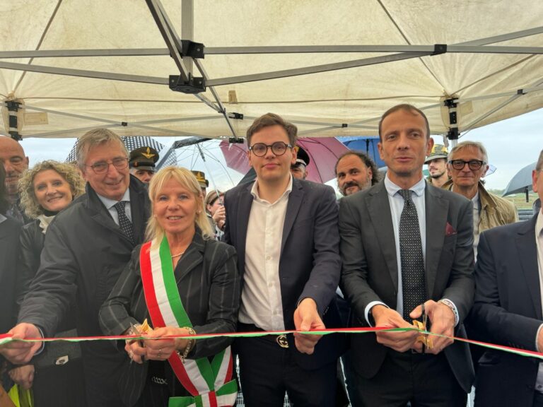 Friuli: Fedriga “Parco fotovoltaico Remanzacco è esempio virtuoso”