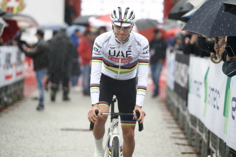 Pogacar domina Il Lombardia, quarto successo di fila