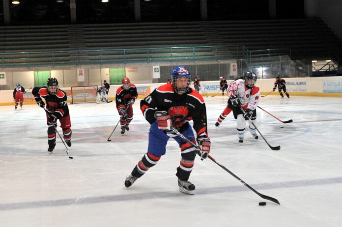 SQUADRA DI HOCkEY SUL GHIACCIO CLUB DIAVOLI ROSSONERI MILANO