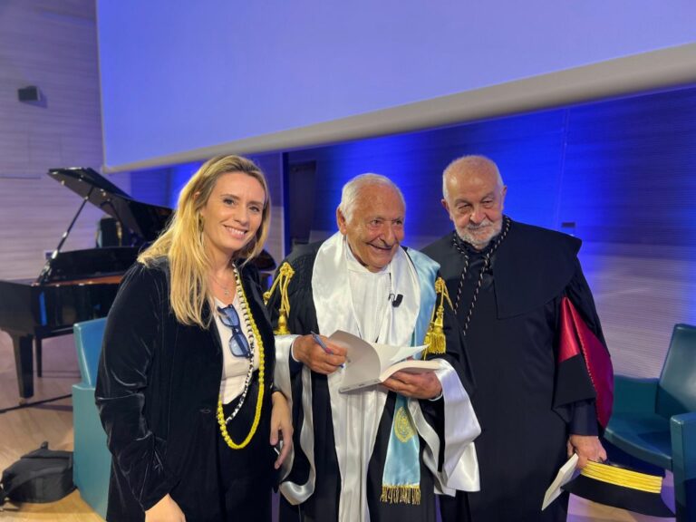 La Iulm conferisce master ad honorem a Mogol, Caruso “Un grande”