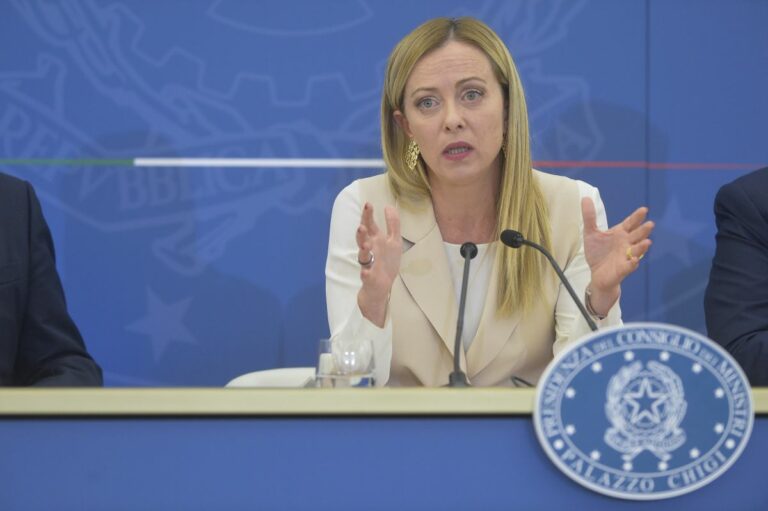 ميلوني: مستعدون لكل الاستفتاءات من أجل الإصلاح