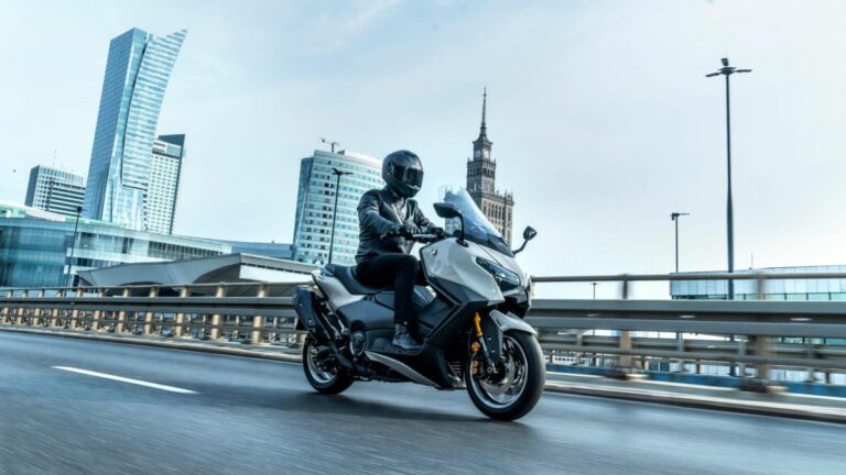 Yamaha TMAX, lo scooter sportivo sale a un livello superiore
