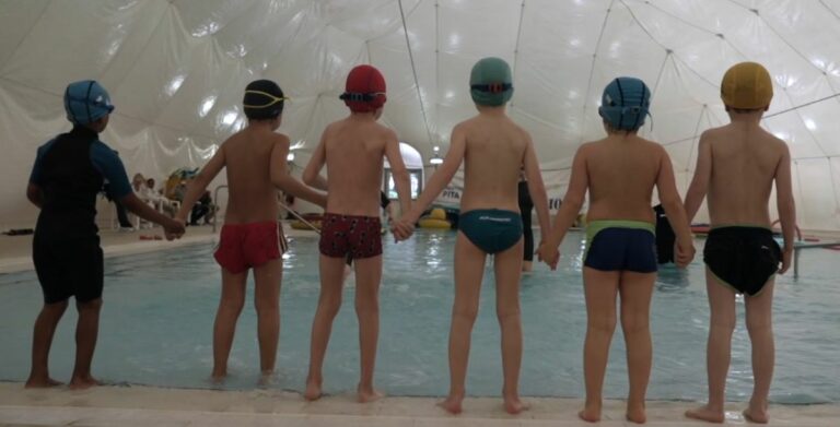 Menarini con Astrolabio, riparte il progetto d’intervento terapeutico in acqua per 200 bambini di Firenze