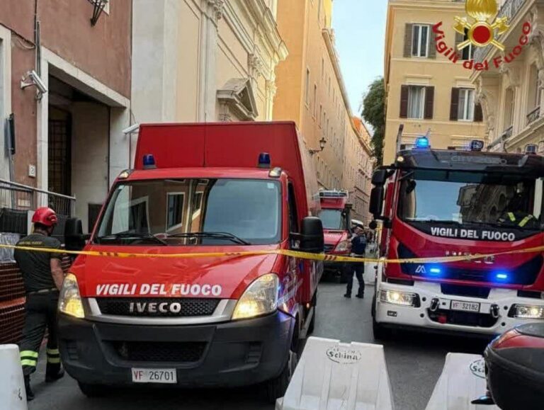 Precipita ascensore a Roma, morto un operaio e altri due gravi