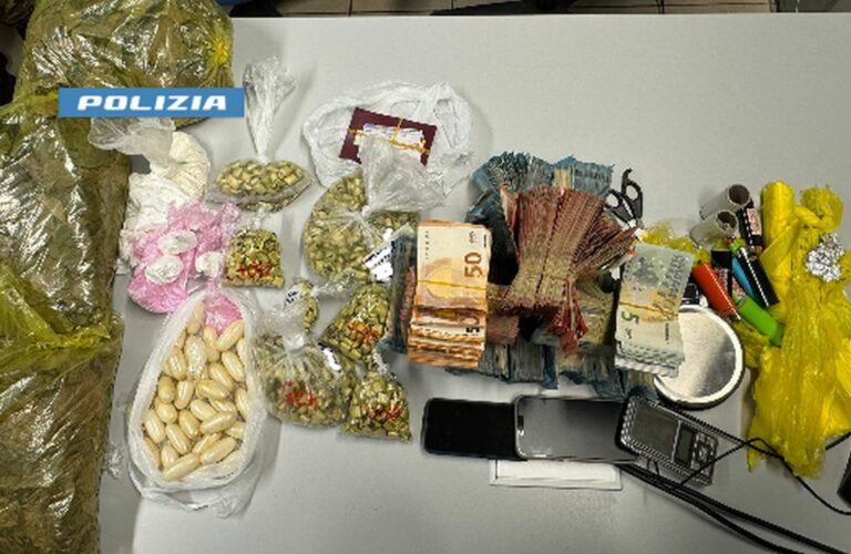 Torino, due arrestati con mille dosi di cocaina, crack e 78 mila euro