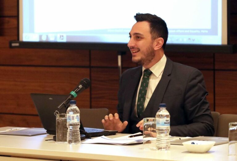 ضوء أخضر من الاتحاد الأوروبي وأعضاء البرلمان لمفوض مالطا