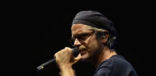 Samuele Bersani “Mi fermo per motivi di salute”