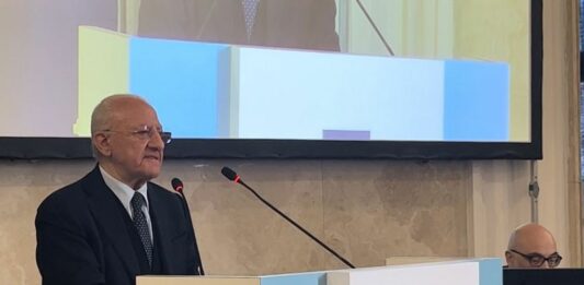 Campania, De Luca “Entro 2 anni completato programma strategico rifiuti”