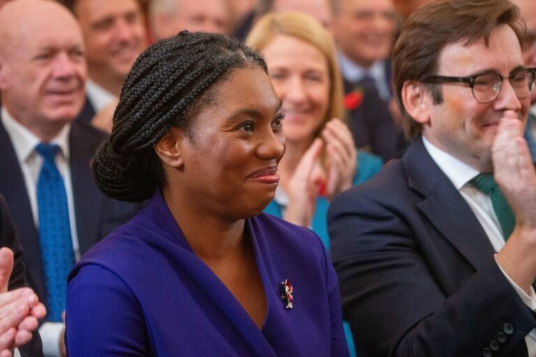 Kemi Badenoch nuova leader dei Conservatori britannici