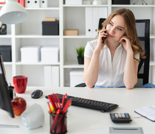 4 idee per costruire una pianificazione finanziaria efficace giovane manager donna